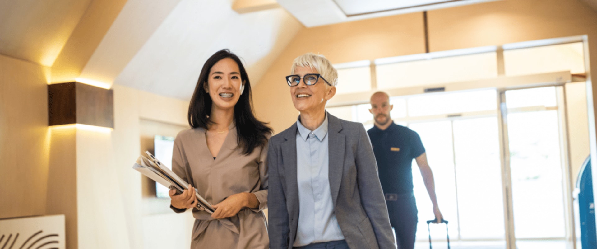 How Executive Assistants Coordinate VIP Events With Security Services for Seamless Operations